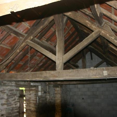 La Petite Ecurie Saint-Yrieix-la-Perche Exterior foto