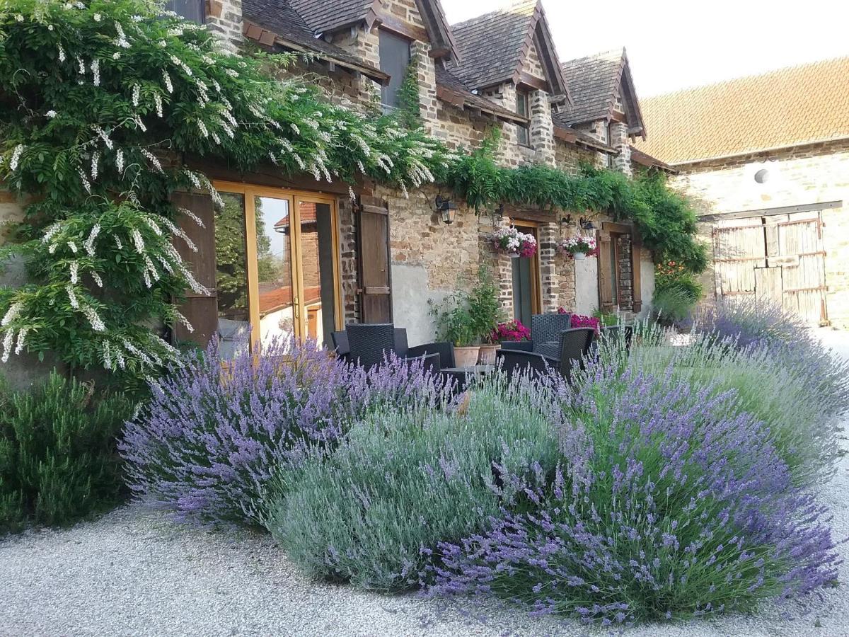 La Petite Ecurie Saint-Yrieix-la-Perche Exterior foto