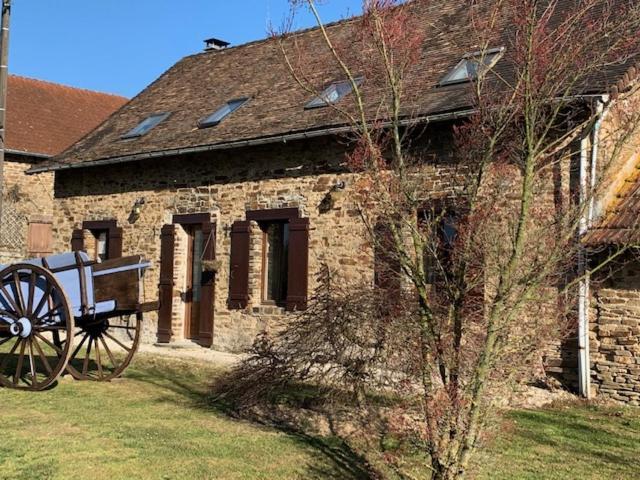 La Petite Ecurie Saint-Yrieix-la-Perche Exterior foto