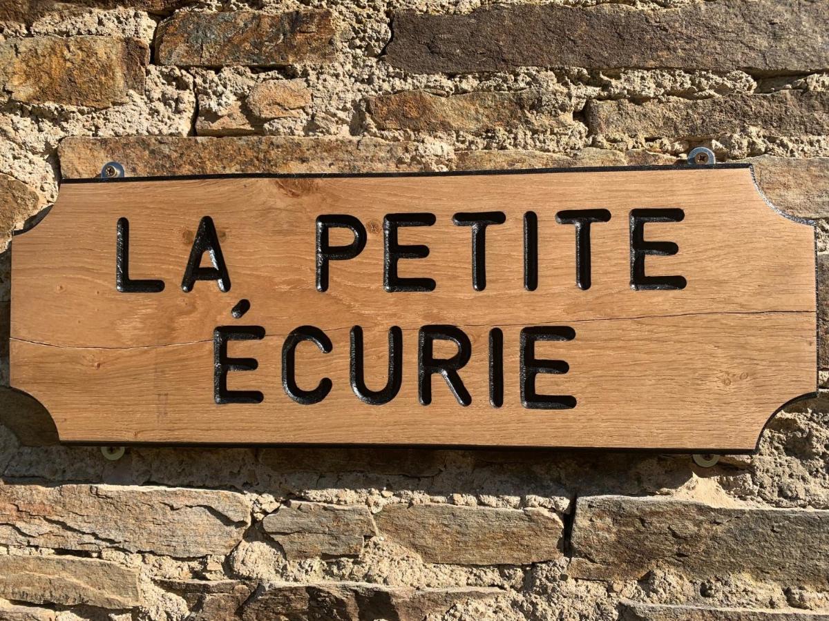 La Petite Ecurie Saint-Yrieix-la-Perche Exterior foto