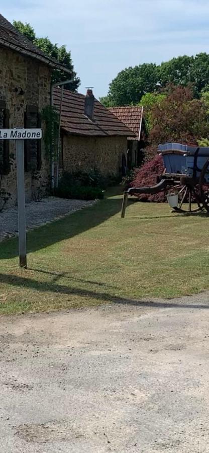 La Petite Ecurie Saint-Yrieix-la-Perche Exterior foto